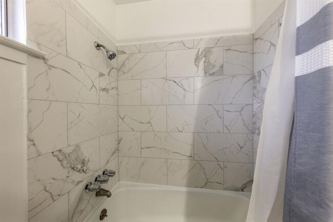 Building Photo - 9600 Gambels Quail Dr