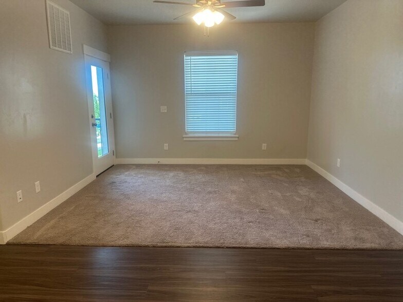 Building Photo - 5208 W Cannavale Ln