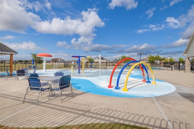 Building Photo - 2407 Rose Gold Dr