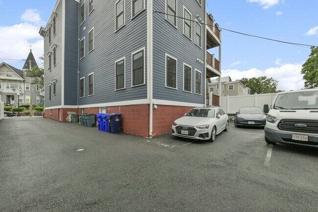 Building Photo - 189 Trenton St