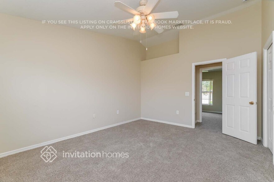 Building Photo - 12853 Raysbrook Dr