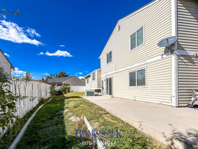Building Photo - Remodeled & Ready 5 bed in Sandy