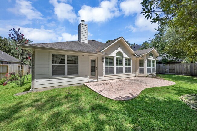 Building Photo - 7 S Hawthorne Hollow Cir