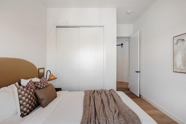 Building Photo - 800 Embassy Dr