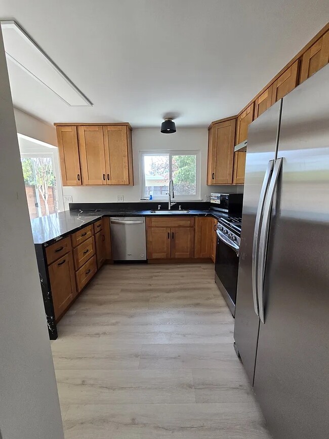 Building Photo - 5 Ormond Ct