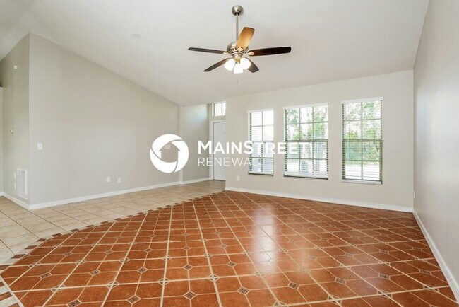 Building Photo - 3 Bedroom Pet-Friendly Home in Cape Coral, FL with Main Street Renewal