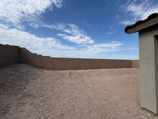 Building Photo - Laughlin Ranch New 3 Bed, 2 Bath close to Water, on Parkway