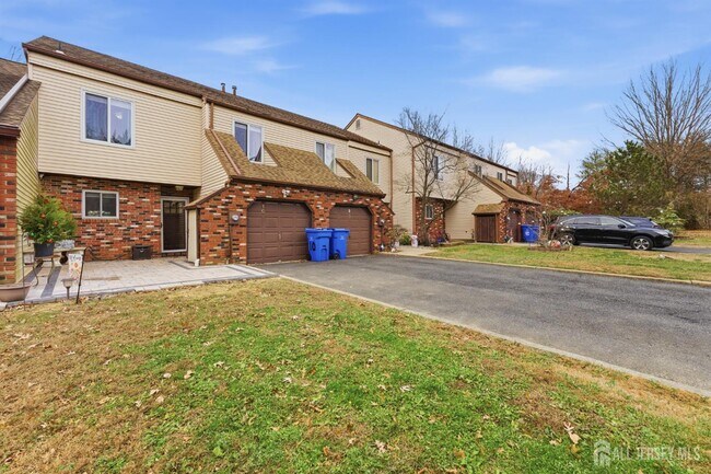 Building Photo - 10 Coventry Ct