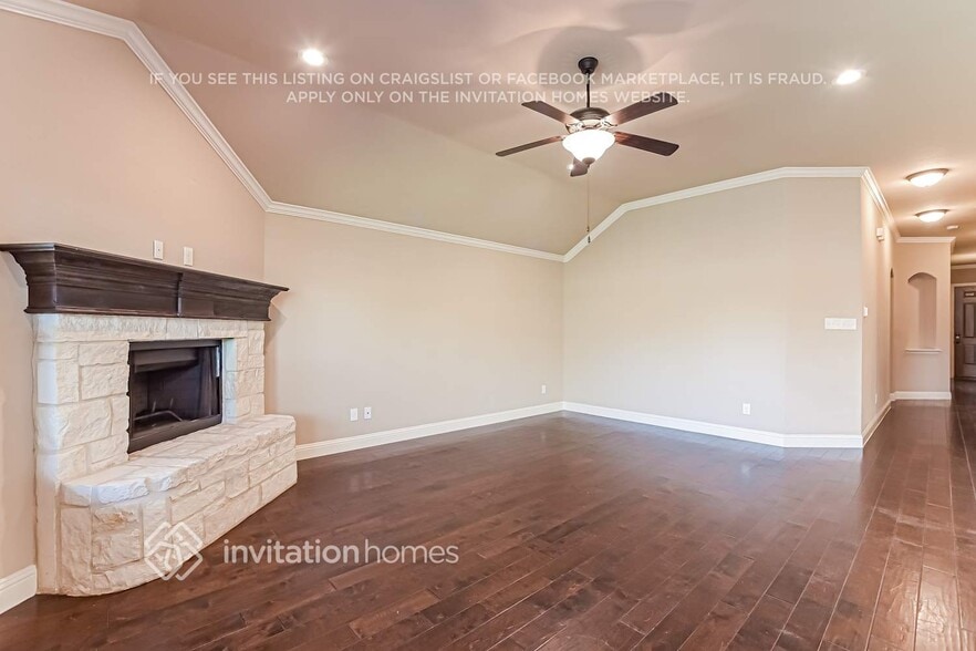 Building Photo - 215 Range Rd