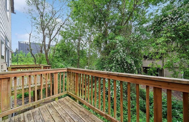 Building Photo - 775 SW Dillan Dr