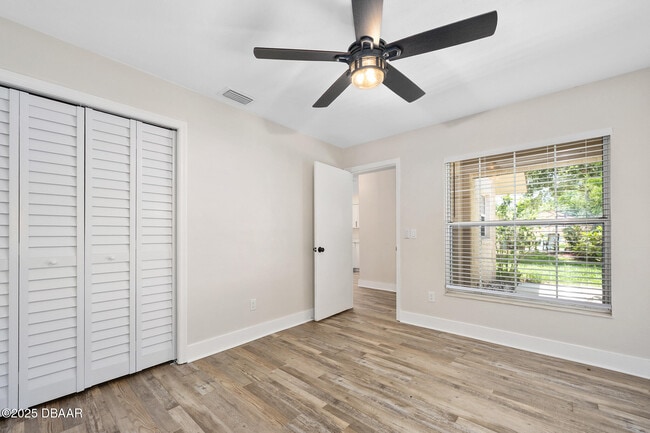 Building Photo - 830 Brimfield Ct