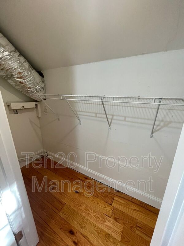 Building Photo - 811 3rd Ave