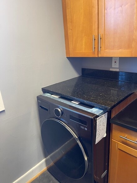 kitchen 3 - 2850 Hartford St SE