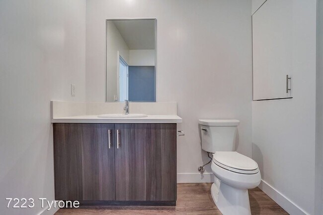 Building Photo - 7223 Tyrone Ave