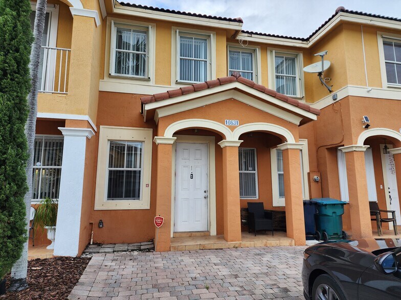 Primary Photo - 10831 SW 240th Ln