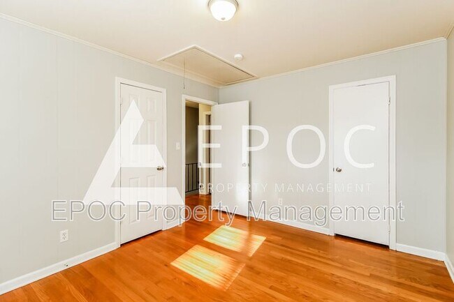 Building Photo - 1019 Cypress Dr