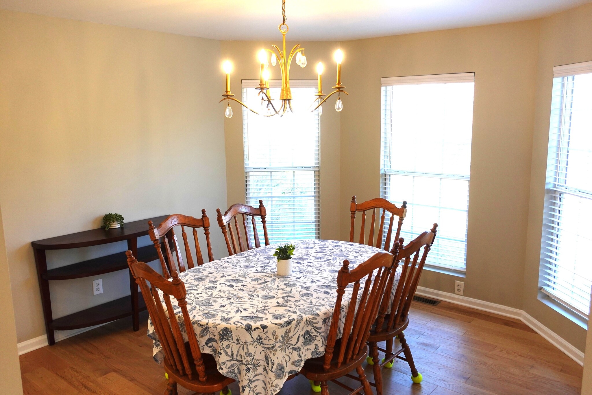 Dining Rm - 1333 Holliday Dr