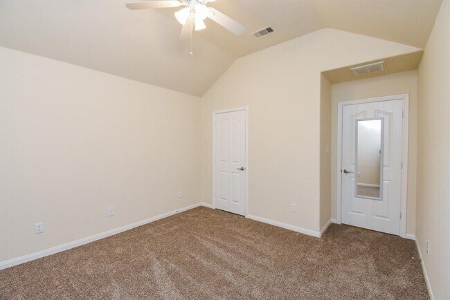 Building Photo - 231 S Lantana Cir