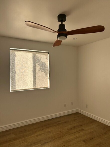Building Photo - 10224 La Reina Ave
