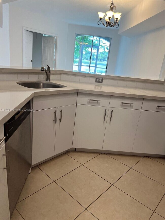 Building Photo - 715 SW 148th Ave