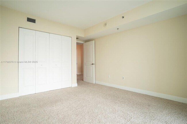 Building Photo - 2681 N Flamingo Rd