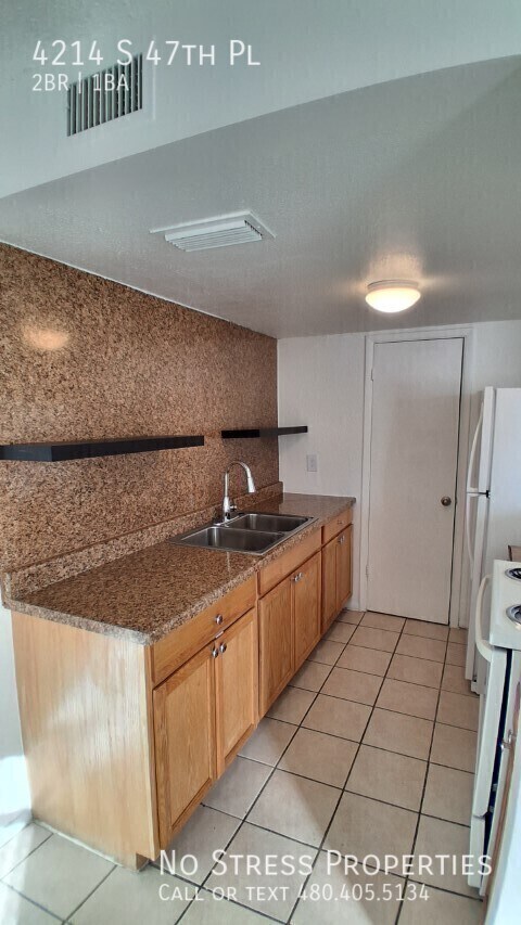 Building Photo - 4214 S 47th Pl