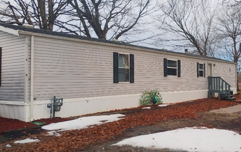 Building Photo - 1100 W Locust St