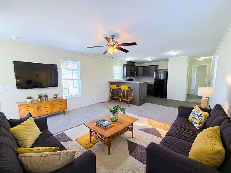 Building Photo - 10610 State Rte 762