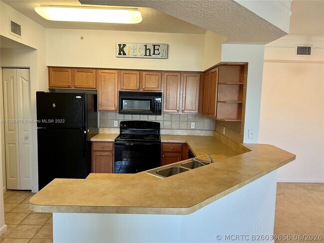 Building Photo - 9887 Baywinds Blvd