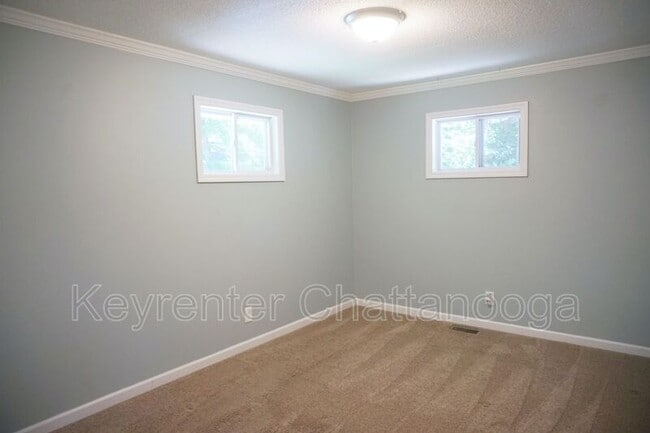 Building Photo - 5105 Lynnwood Ave