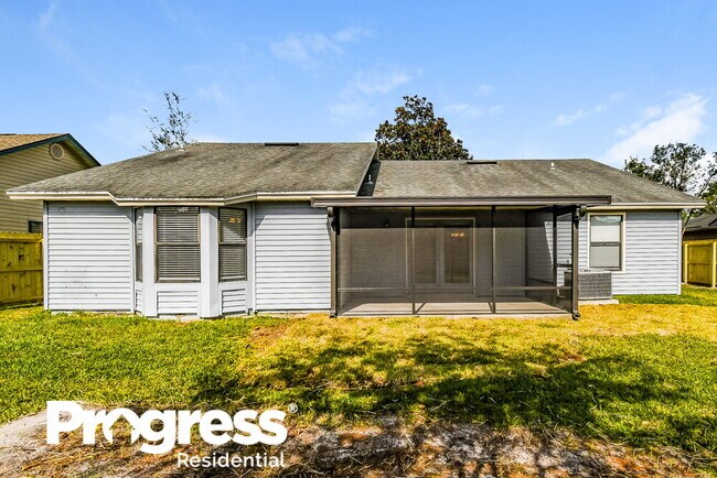 Building Photo - 13120 Leatherleaf Dr S