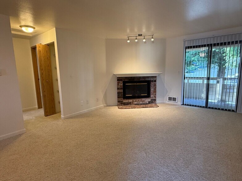 Interior Photo - Jackson Greens