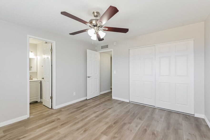 Building Photo - 6761 E Fayette St