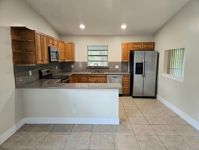 Building Photo - 3921 NW 114th Ave