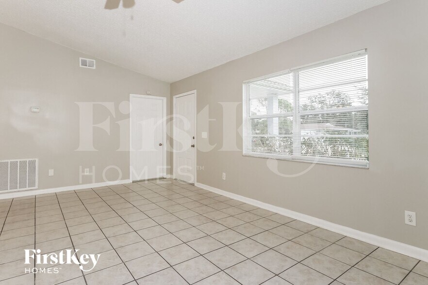 Building Photo - 1274 SW Byron St