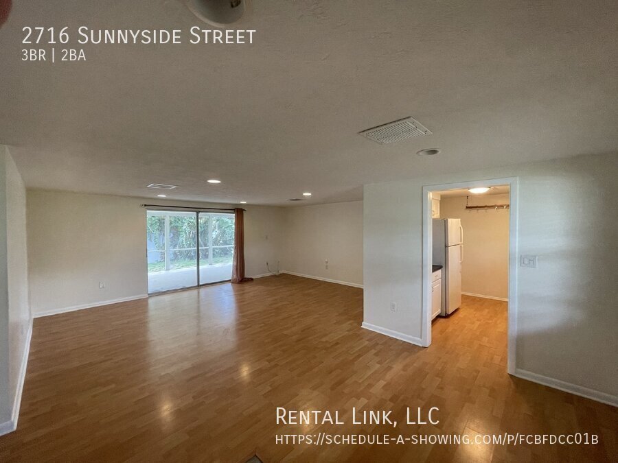 Building Photo - 2716 Sunnyside St