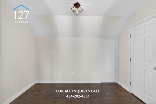 Building Photo - Beautiful 3 bedroom 2.5 bath!