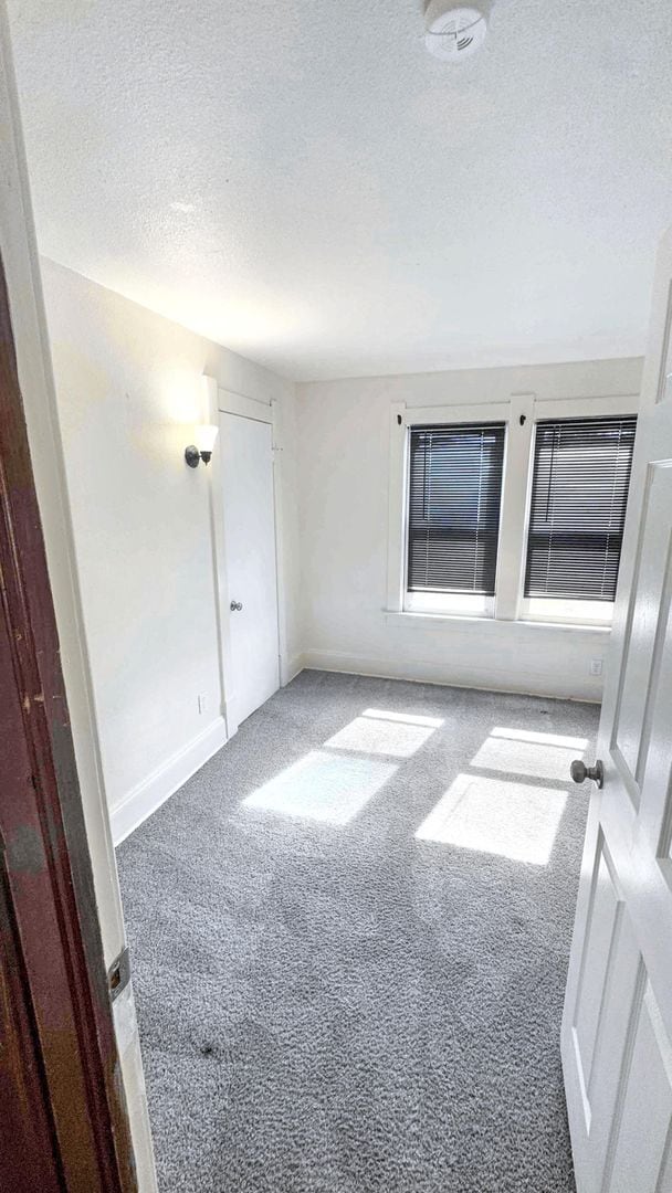 Building Photo - Spacious 3-Bedroom Home with Fenced Yard a...