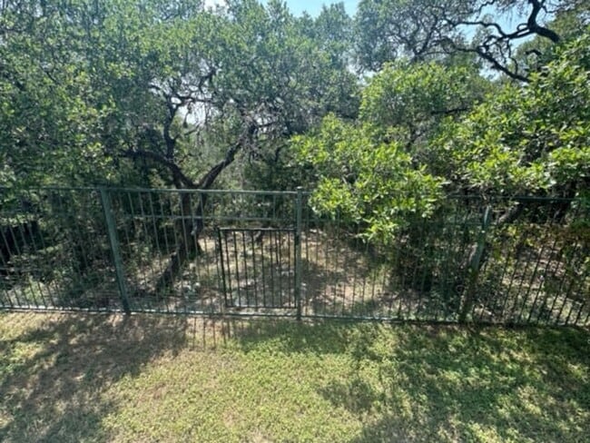 Building Photo - Beautiful home in gated community!!