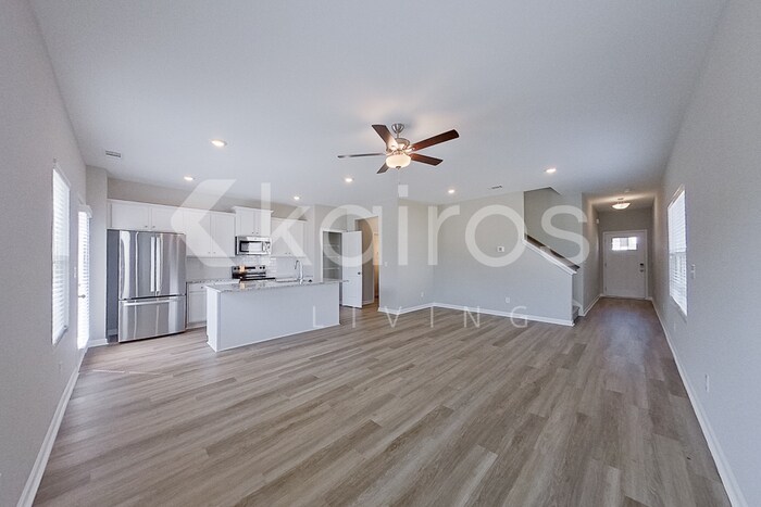 Building Photo - 877 Silent Barge Cv