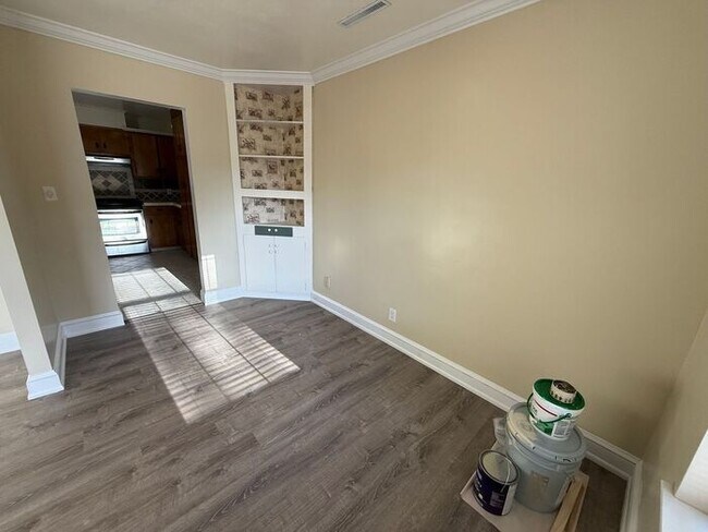 Building Photo - Gulf Breeze Proper - Casablanca - 2 bed, 1 bath