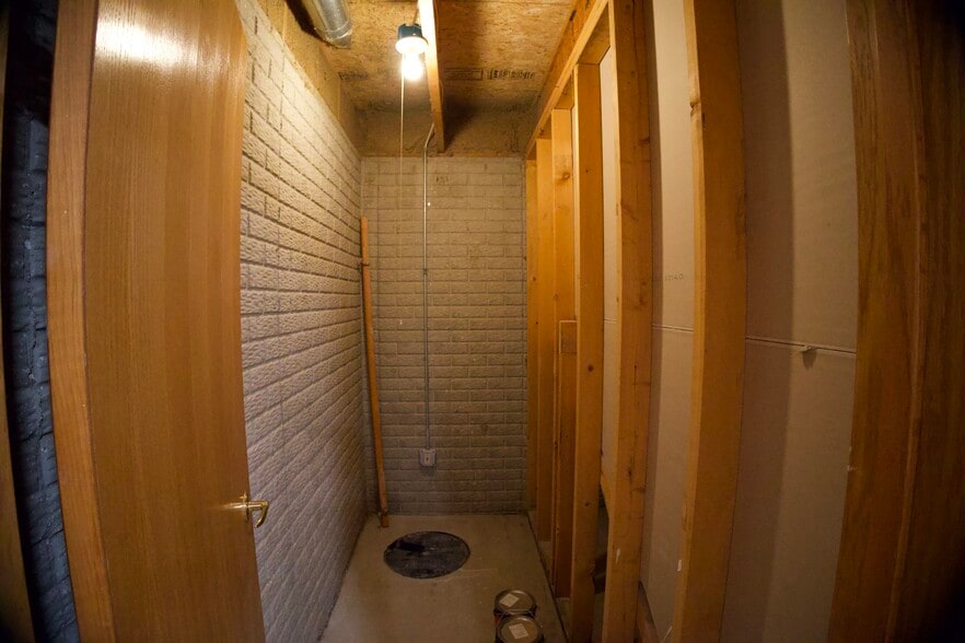 Building Photo - 1004 N 10th St