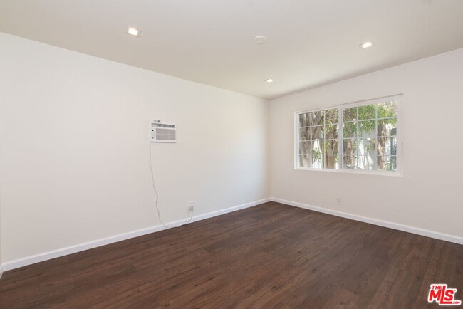 Building Photo - 3026 Inglewood Blvd