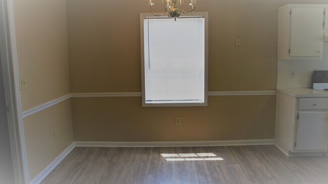 Building Photo - A Great Starter Home for rent Just For YOU!