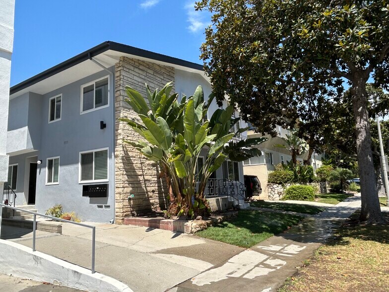 Building View from Doheny - 325 S Doheny Dr