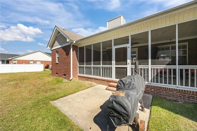 Building Photo - 3805 Sunchase Dr