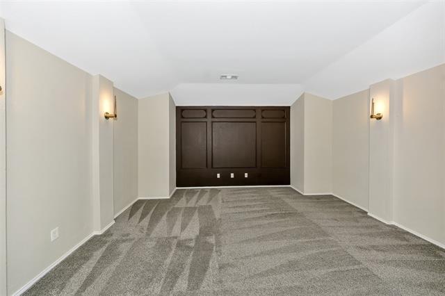 Building Photo - 1020 Breeders Cup Dr