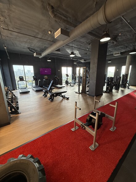 Building Photo - 1950 NW 1st Pl