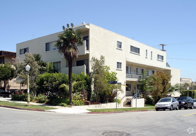 Building Photo - 1700 Westholme Ave