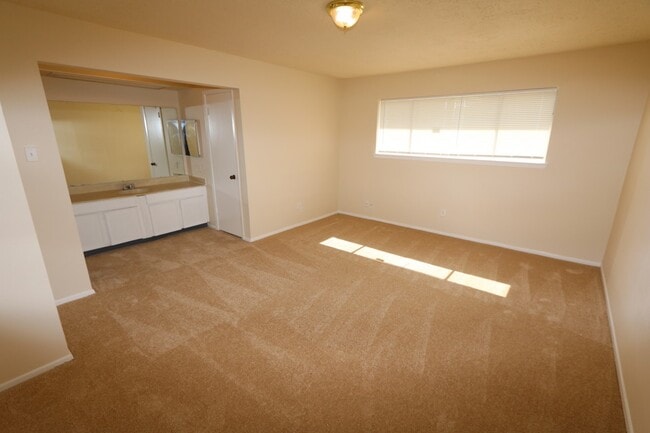 Building Photo - 9618 Rapid River Ln